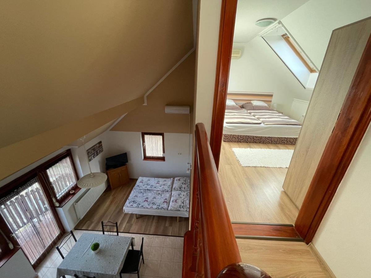 Hellasz Apartman Gyula Exteriér fotografie