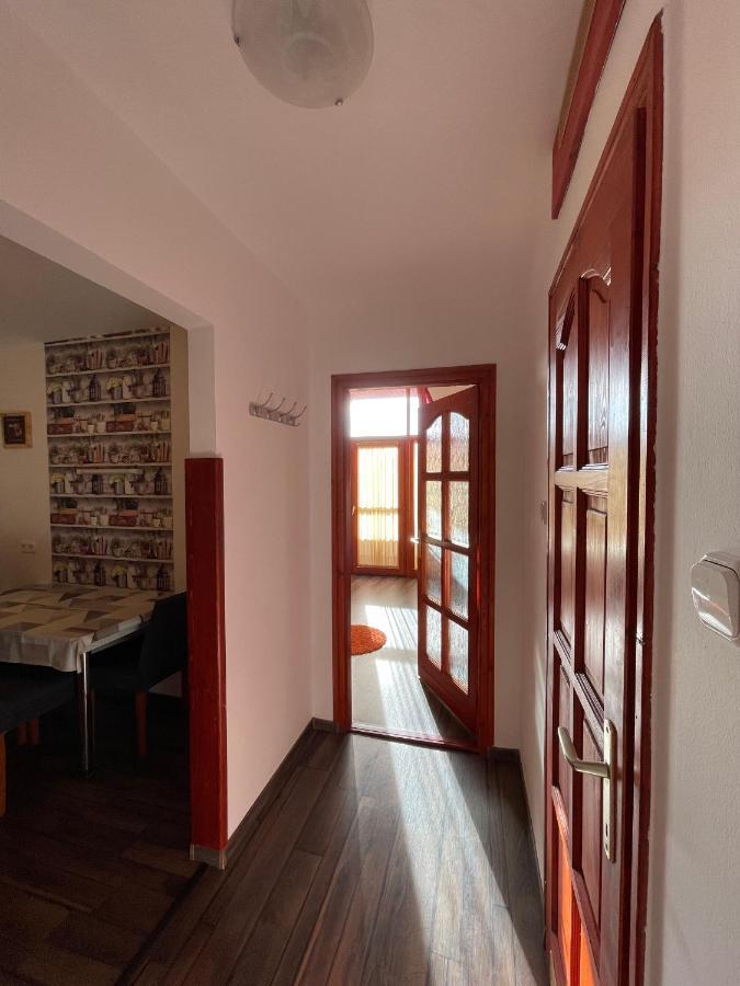 Hellasz Apartman Gyula Exteriér fotografie