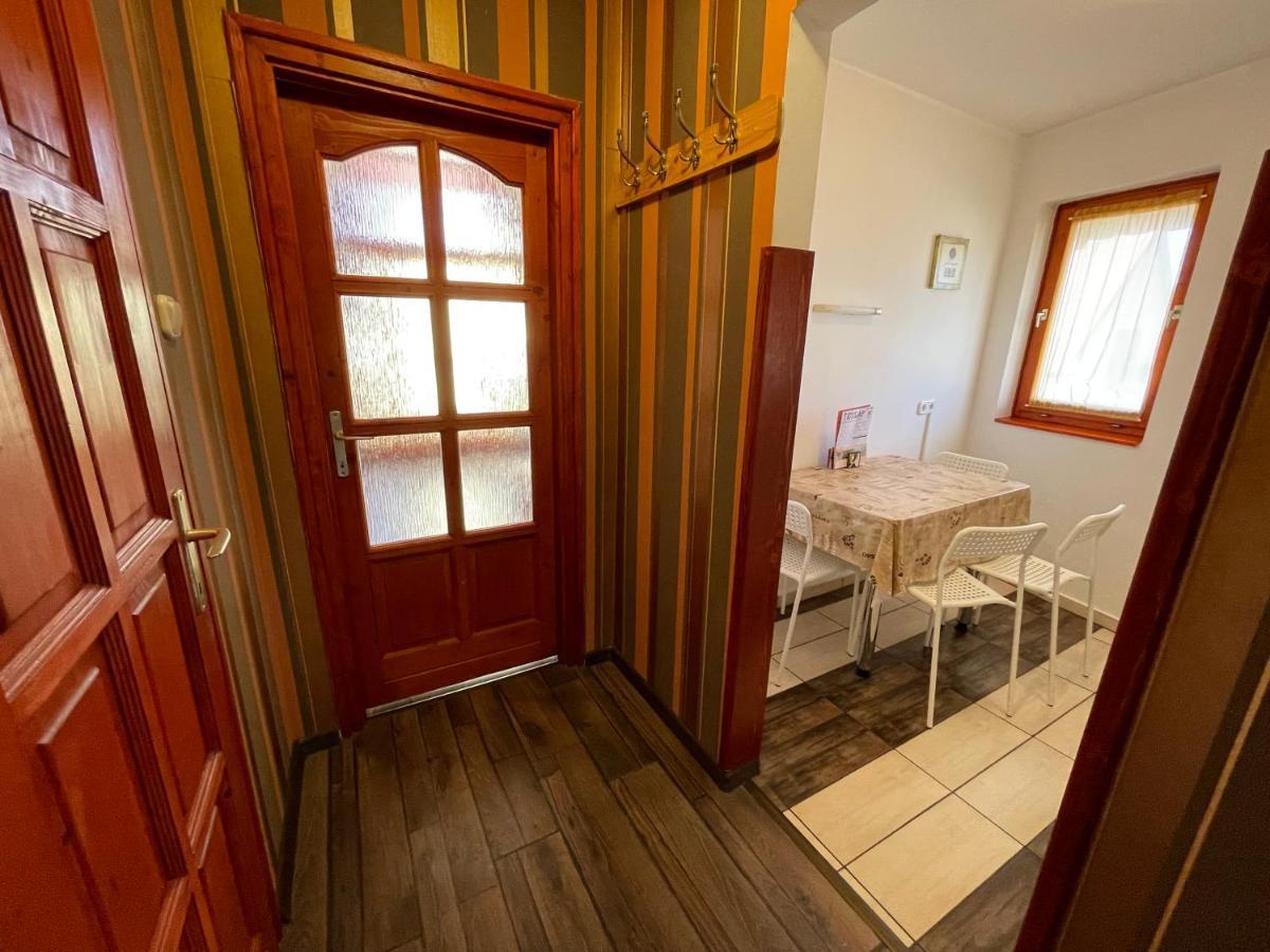 Hellasz Apartman Gyula Exteriér fotografie