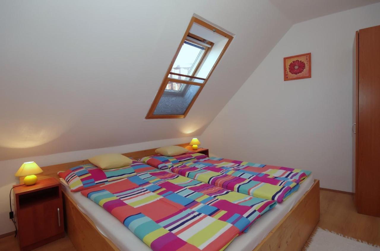 Hellasz Apartman Gyula Exteriér fotografie