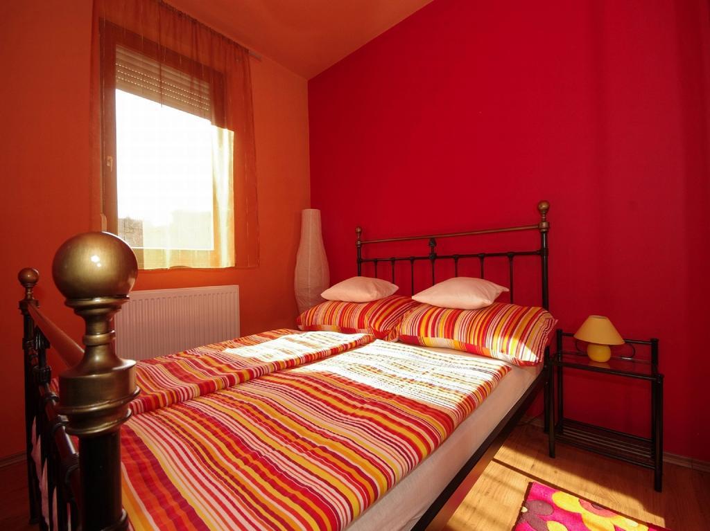 Hellasz Apartman Gyula Exteriér fotografie