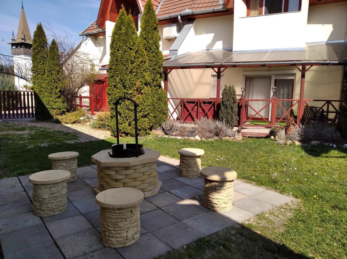Hellasz Apartman Gyula Exteriér fotografie